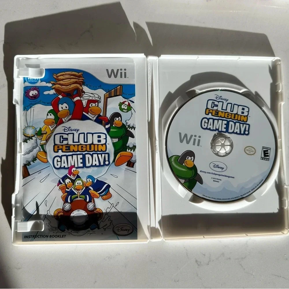 Nintendo Wii Club Penguin Game Day complete game with manual